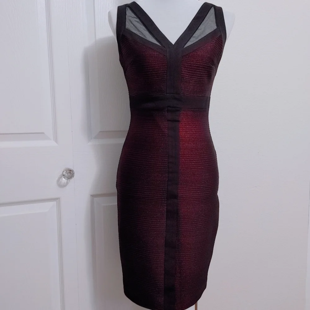 Cache Black and Red Ribbed Bodycon Dress - Picture 2 of 11